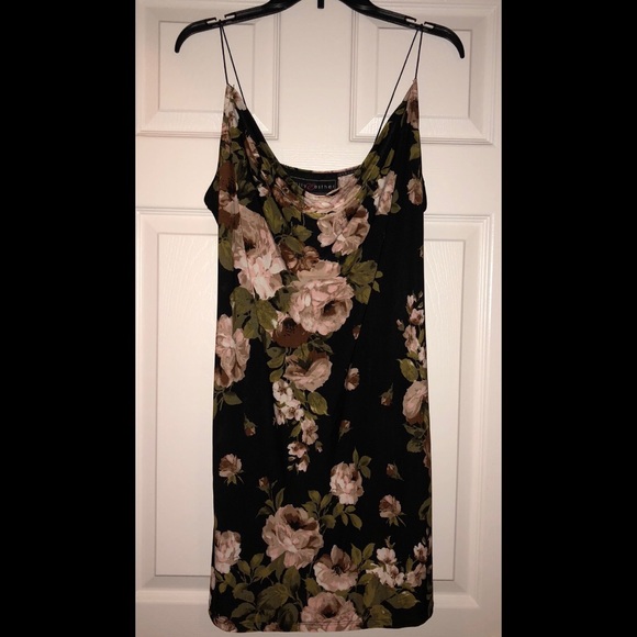 Polly & Esther Dresses & Skirts - Sleek Black Mini Dress with Floral Design! 🌸